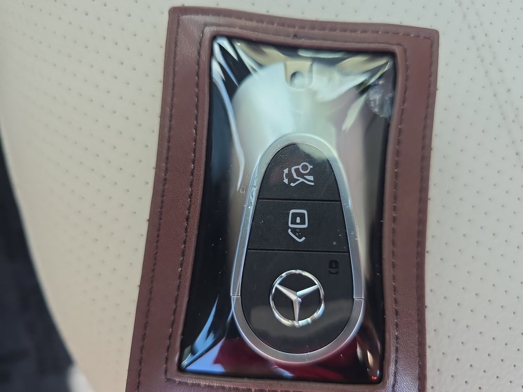 2025 Mercedes Benz C 300 photo 34
