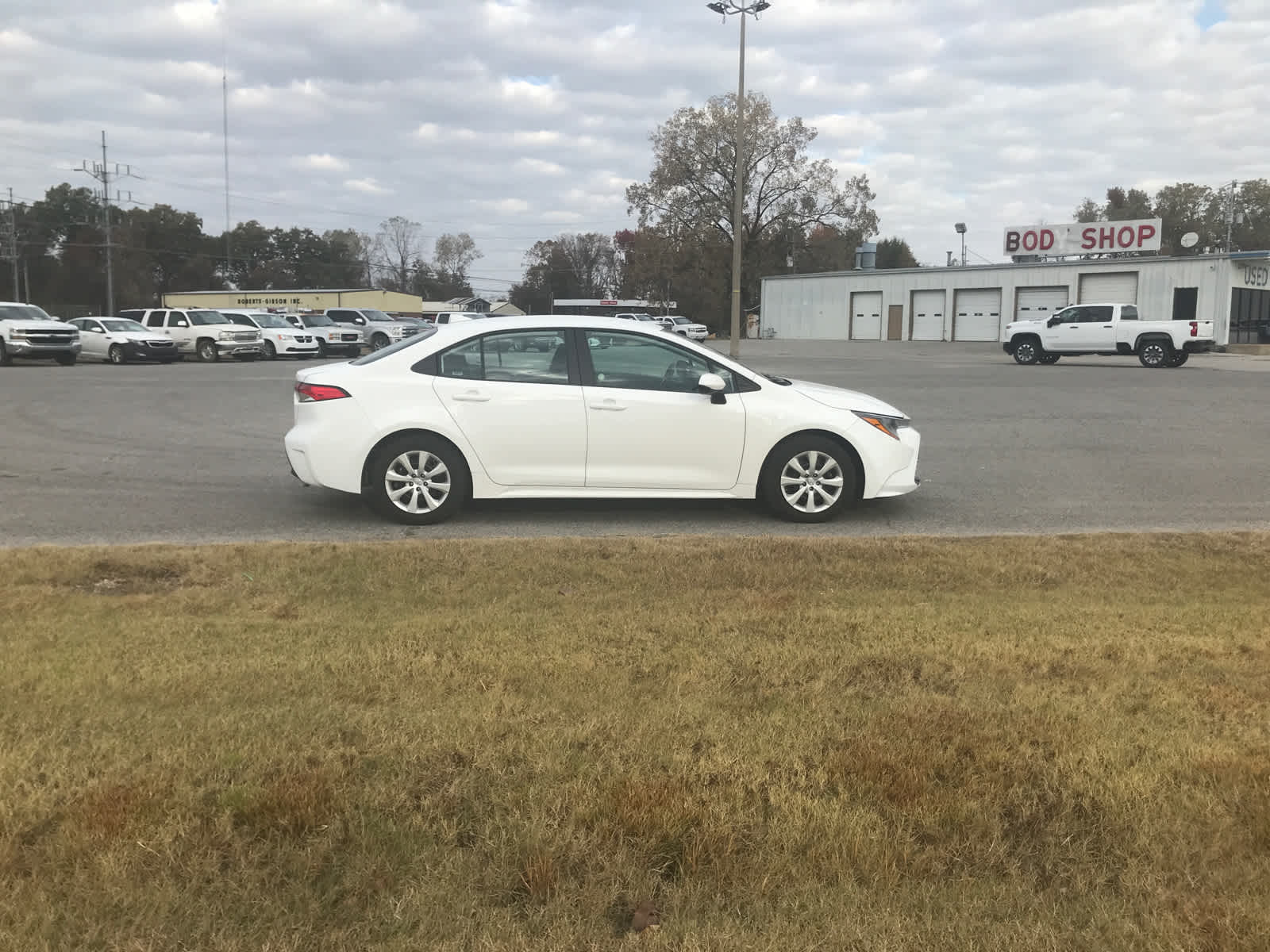 Used 2025 Toyota Corolla LE with VIN 5YFB4MDE2SP231310 for sale in Northfield, Minnesota