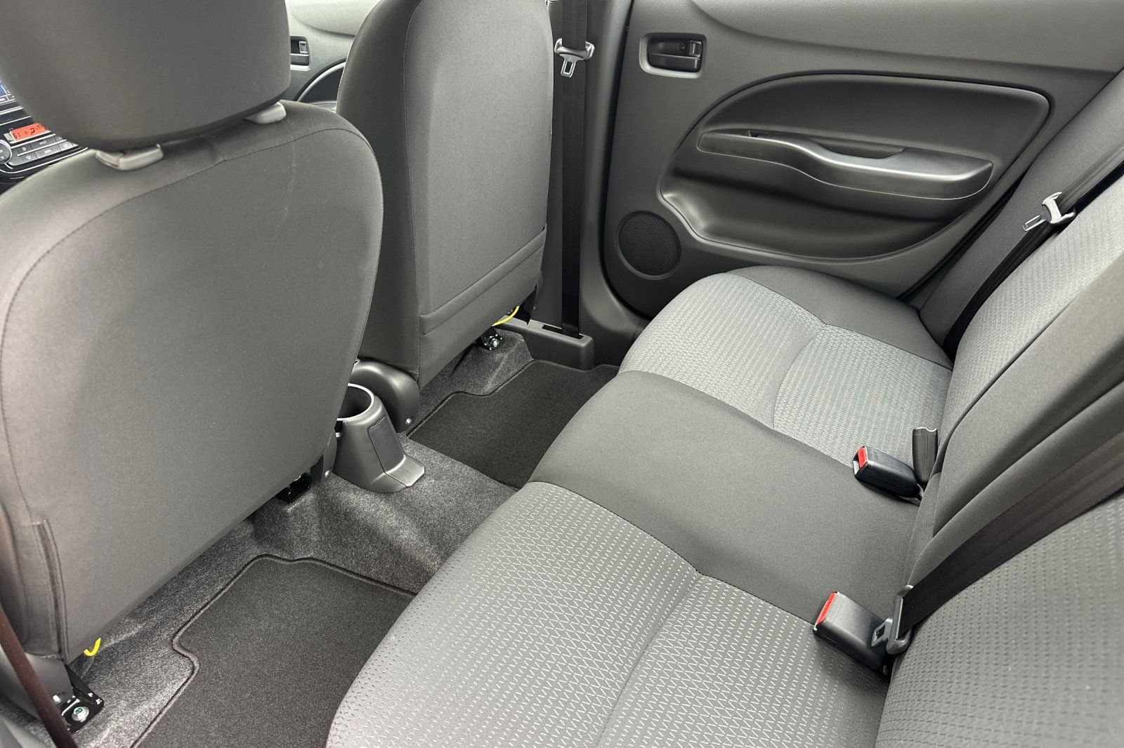 2024 Mitsubishi Mirage G4 ES photo 11