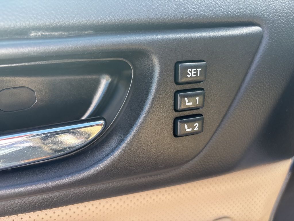 2017 Subaru Outback 3.6R Limited photo 16