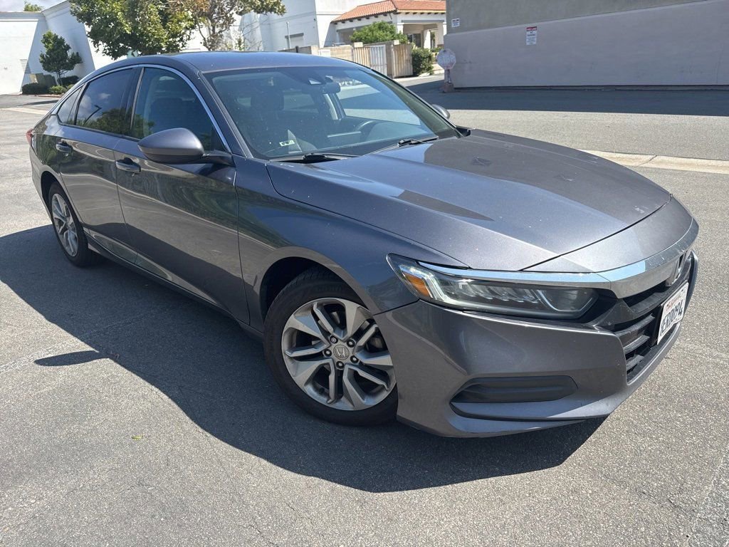 2018 Honda Accord LX 1.5T photo 4