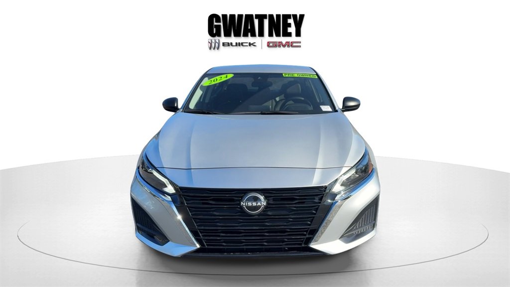 2024 Nissan Altima SV's photo