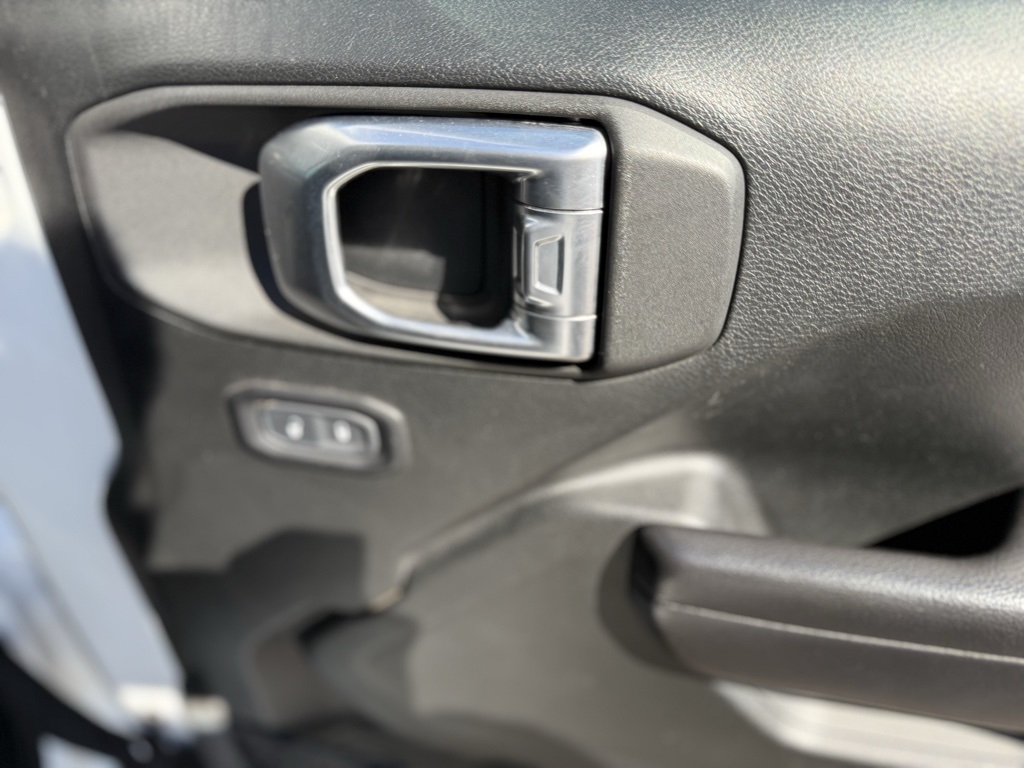 2020 Jeep Wrangler Unlimited Sport Willys photo 13