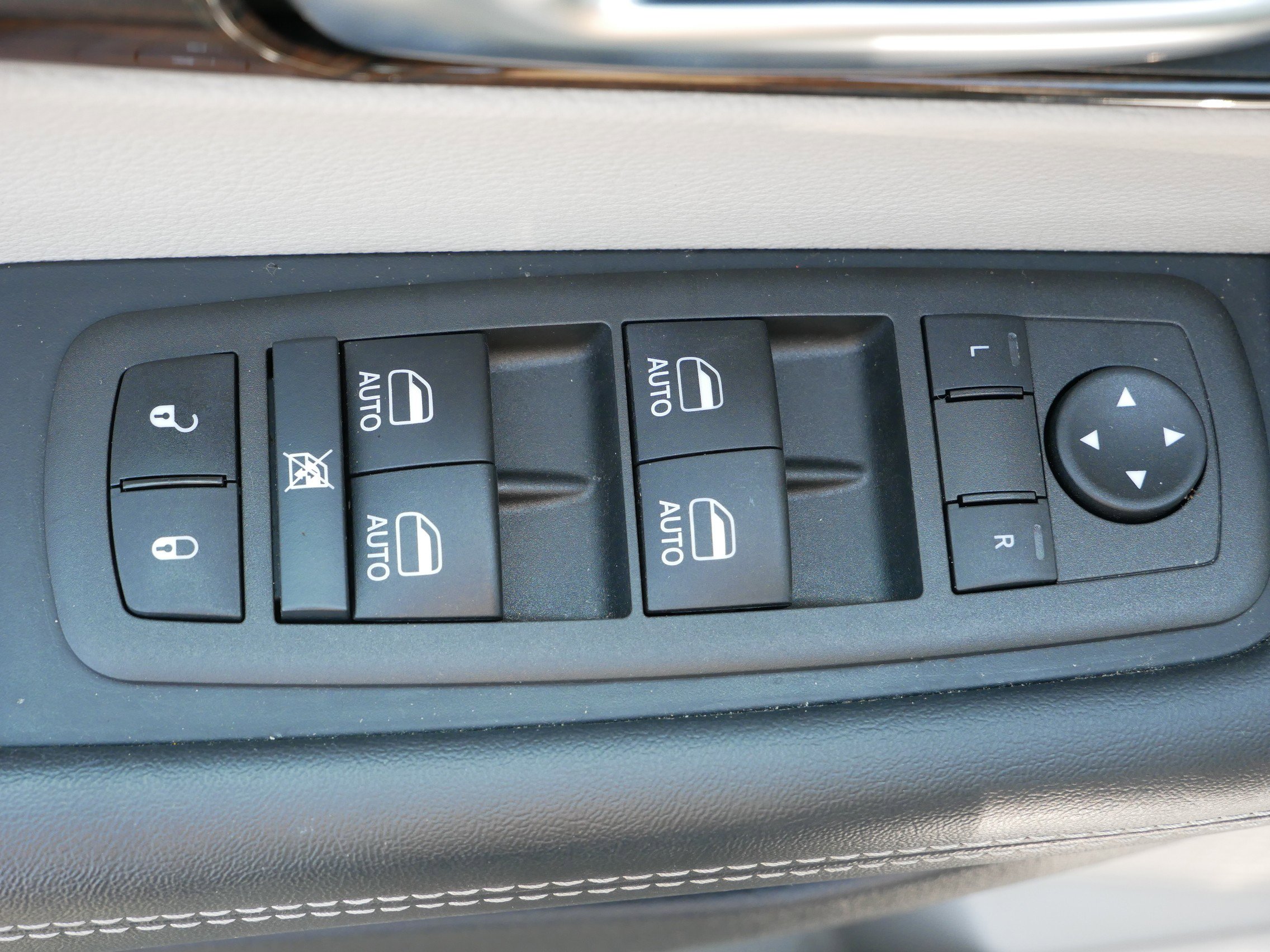 2022 Chrysler Pacifica Limited photo 19