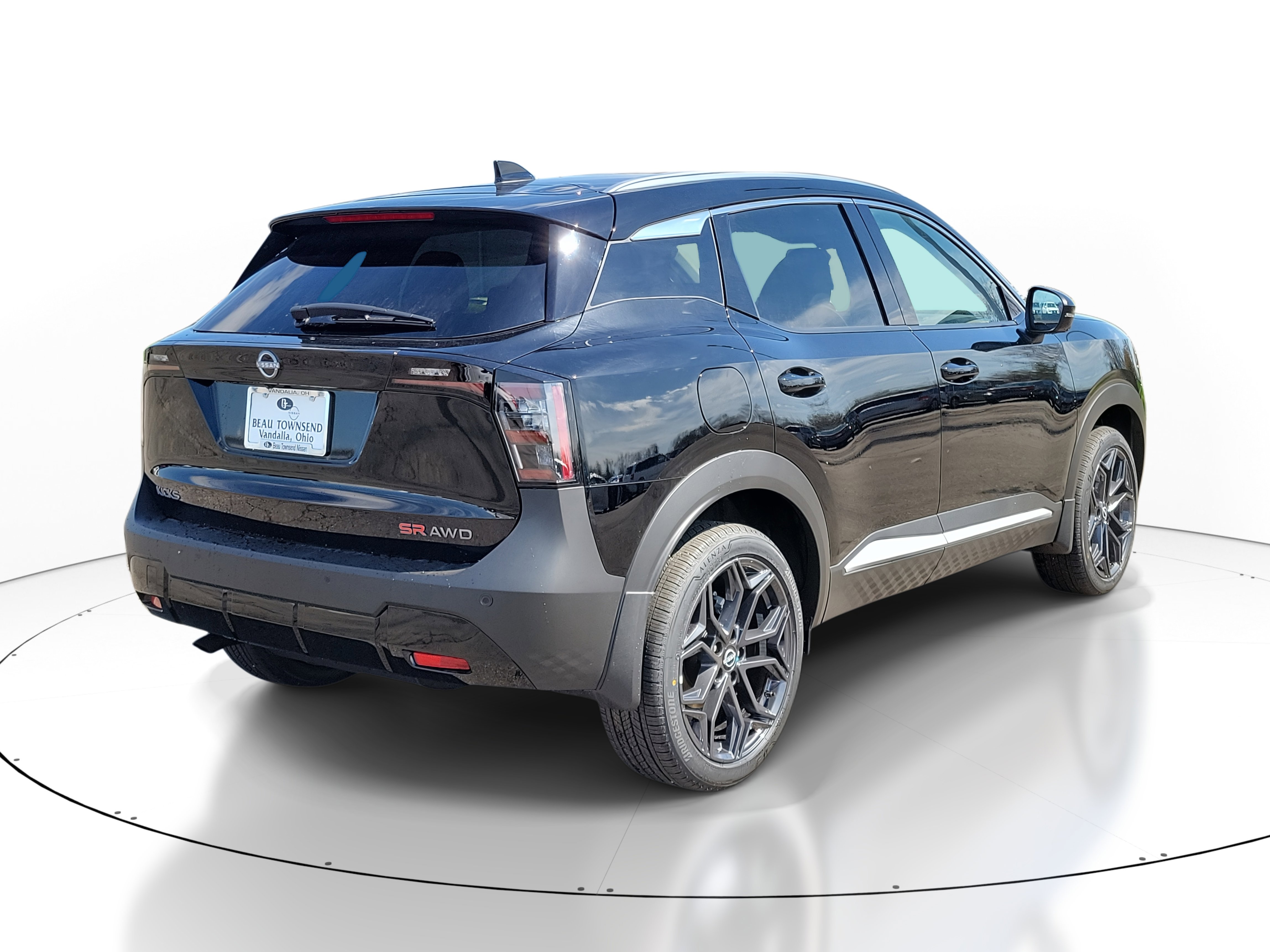 2025 Nissan Kicks SR photo 3