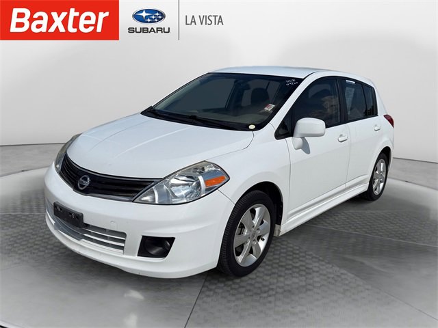 2011 Nissan Versa SL photo 2
