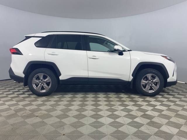 2024 Toyota RAV4 XLE photo 8