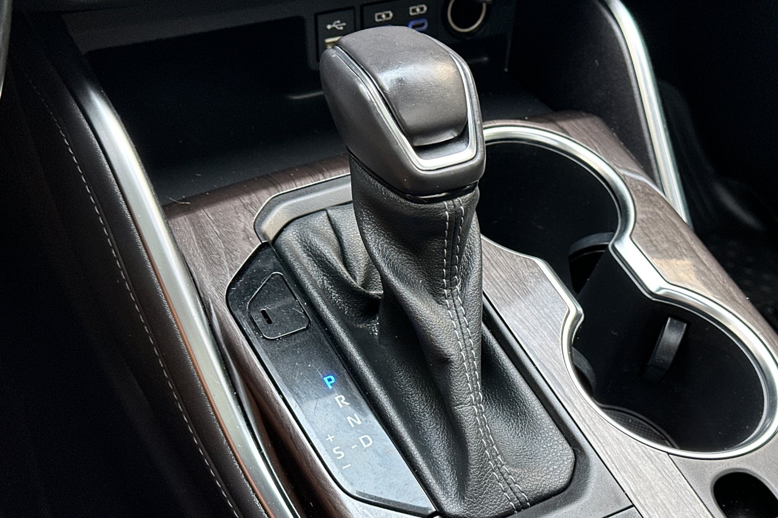 2022 Toyota Highlander Hybrid Limited photo 21