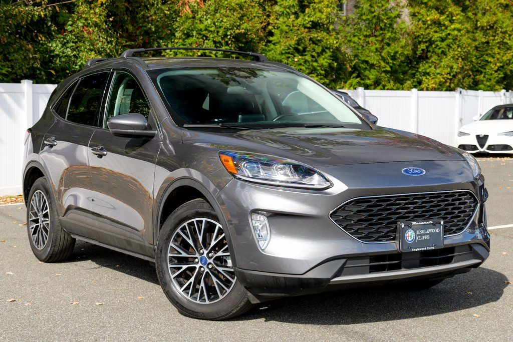 2022 Ford Escape SEL's photo