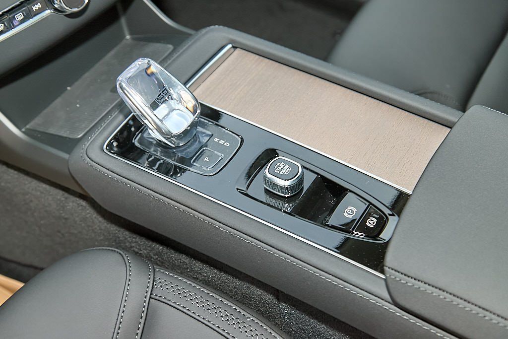 2026 VOLVO XC90 - Image 15