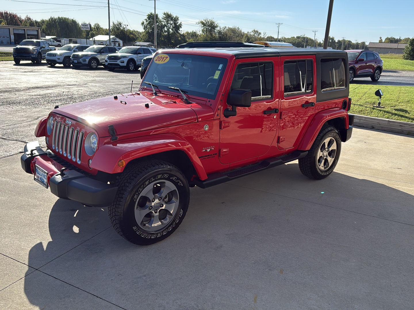 2017 Jeep Wrangler Unlimited Sahara photo 3