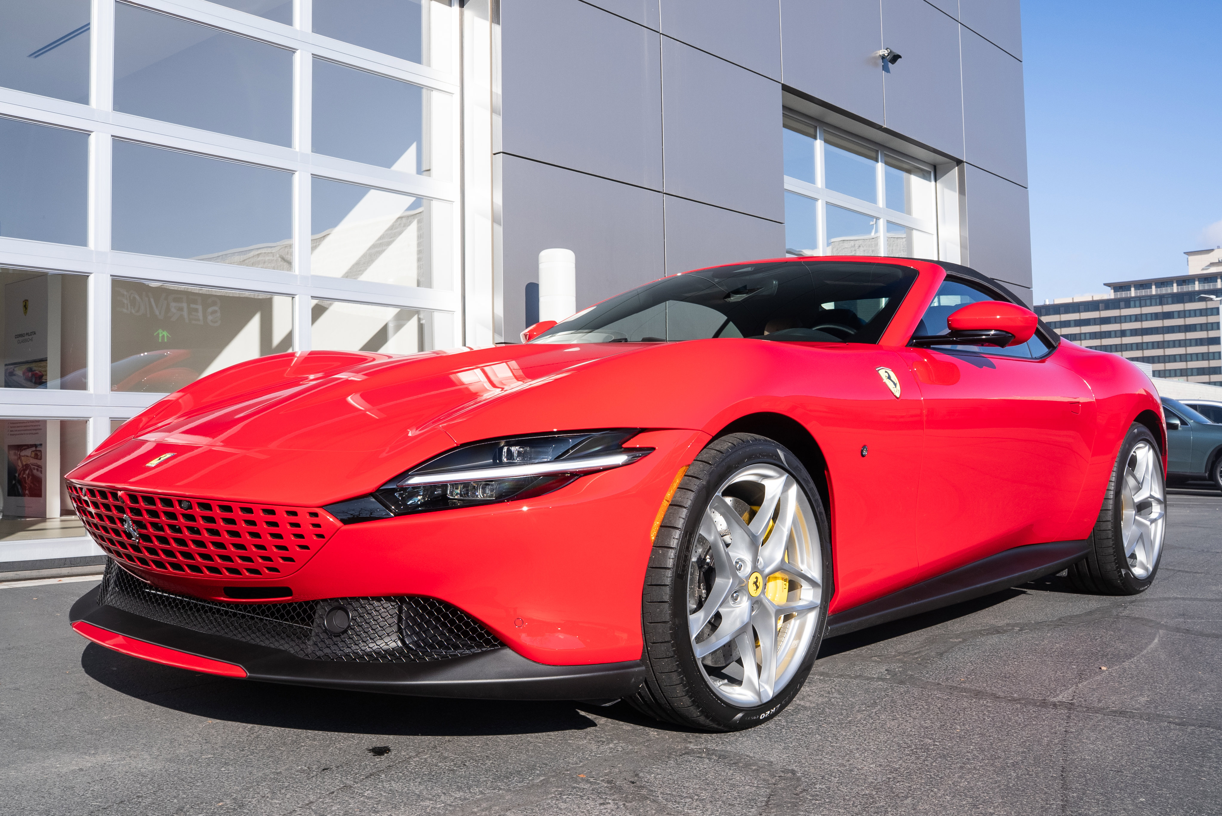 2025 Ferrari Roma Base