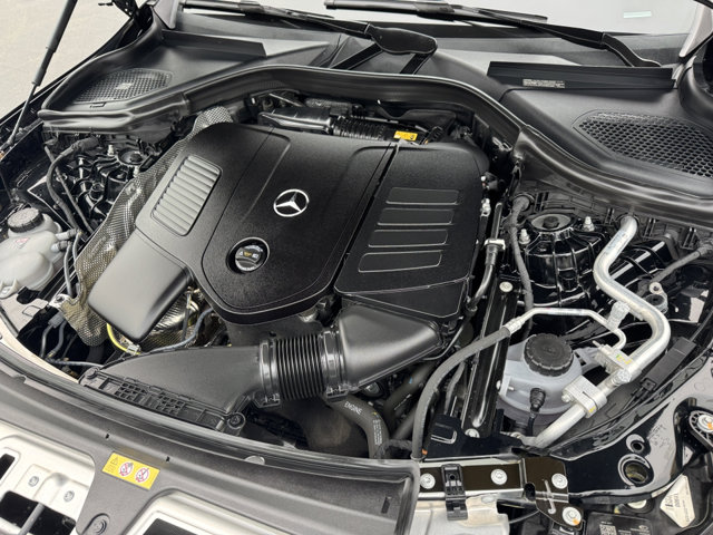 2024 Mercedes Benz GLC 300 4MATIC photo 5