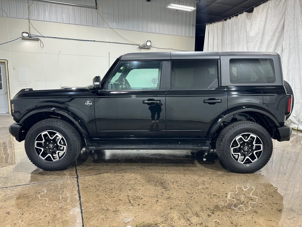 2022 Ford Bronco Outer Banks photo 6