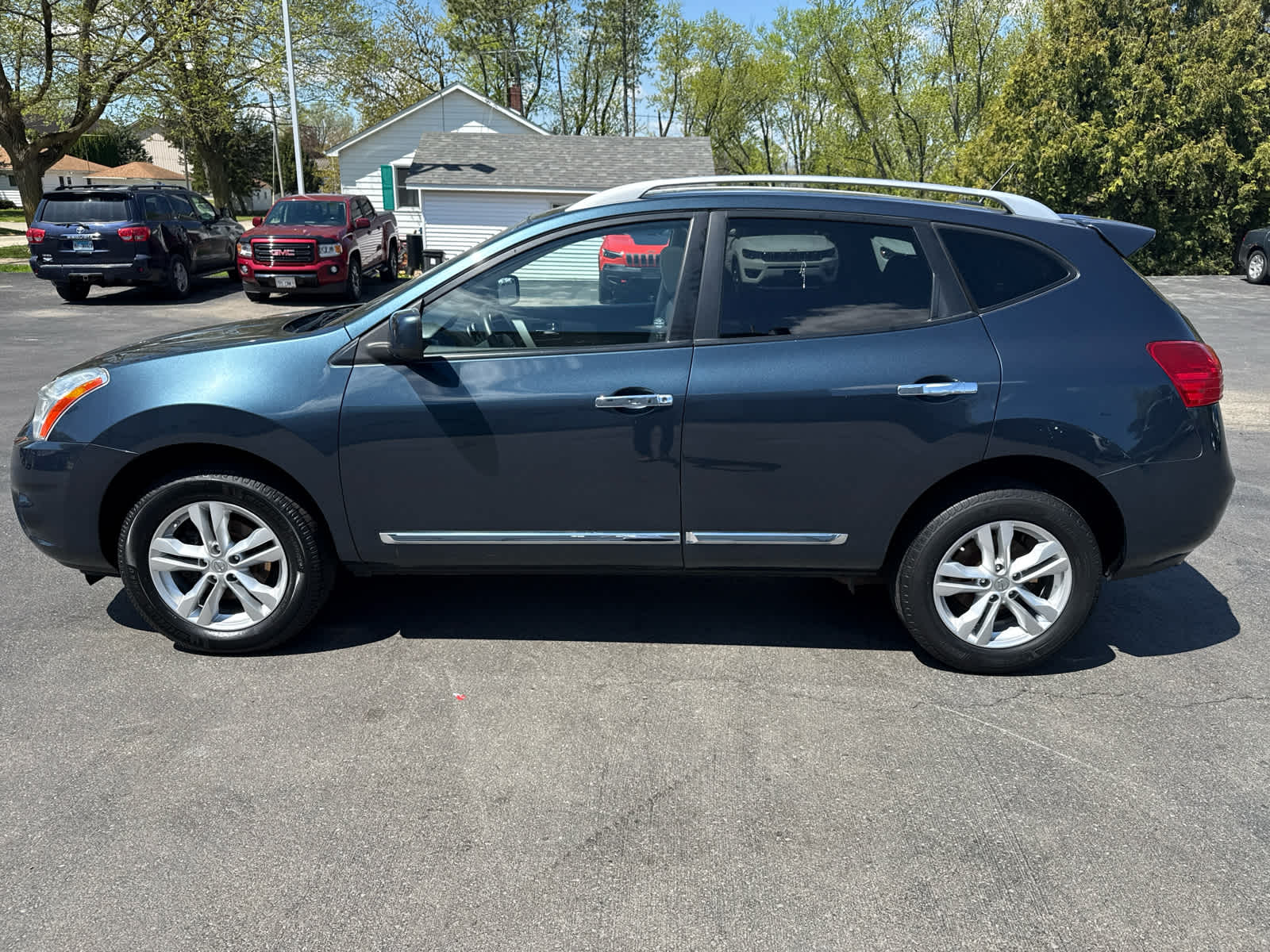 2012 Nissan Rogue SV photo 6
