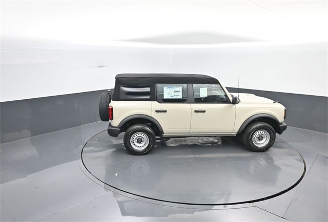 2025 Ford Bronco Base photo 20