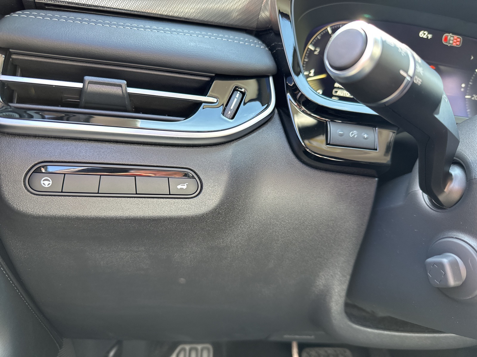 2026 Infiniti QX60 Luxe AWD photo 14