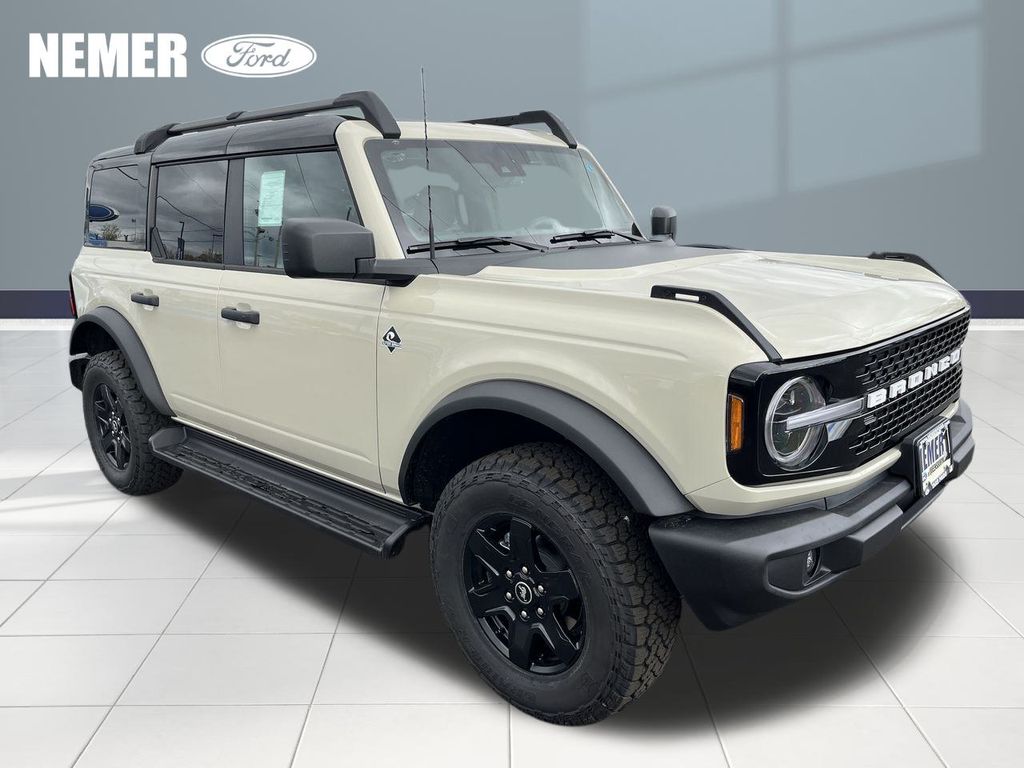 2025 Ford Bronco 4-Door Outer Banks's photo