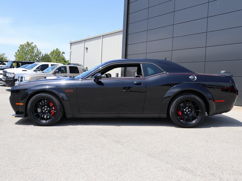 2023 Dodge Challenger R/T Scat Pack Widebody photo 2