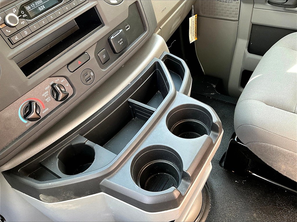 2025 Ford E-350 photo 13