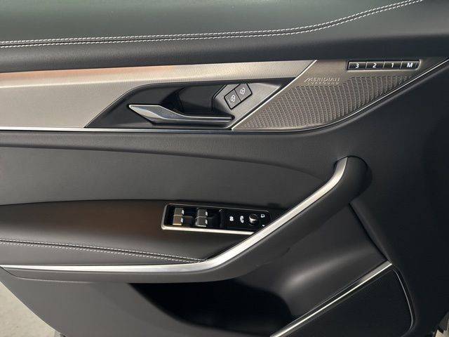 2026 Jaguar F-PACE P250 R-Dynamic S photo 13