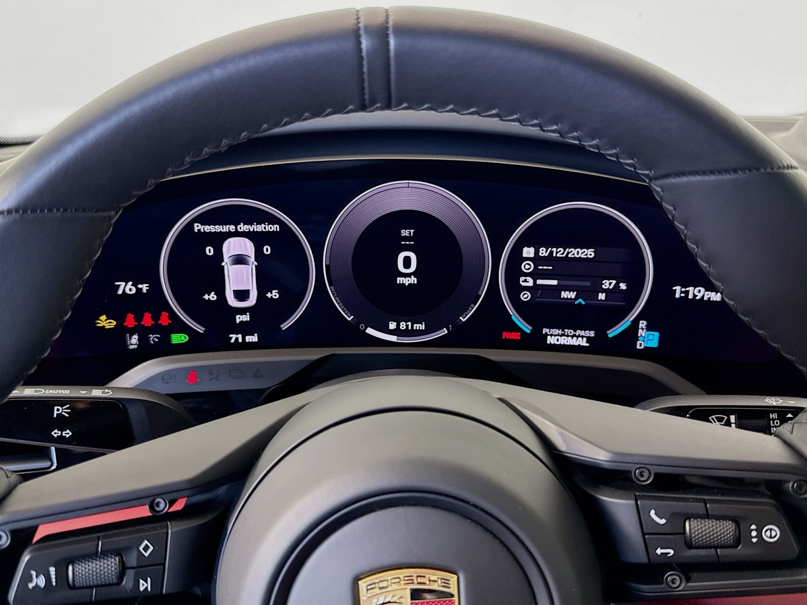 2025 Porsche Taycan 4S photo 15