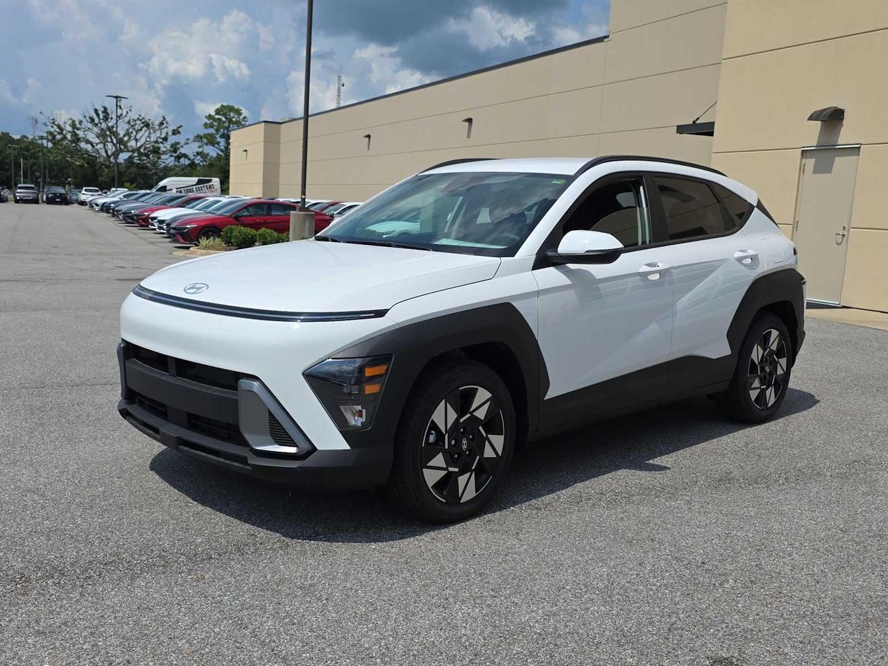 2025 Hyundai Kona SEL photo 3