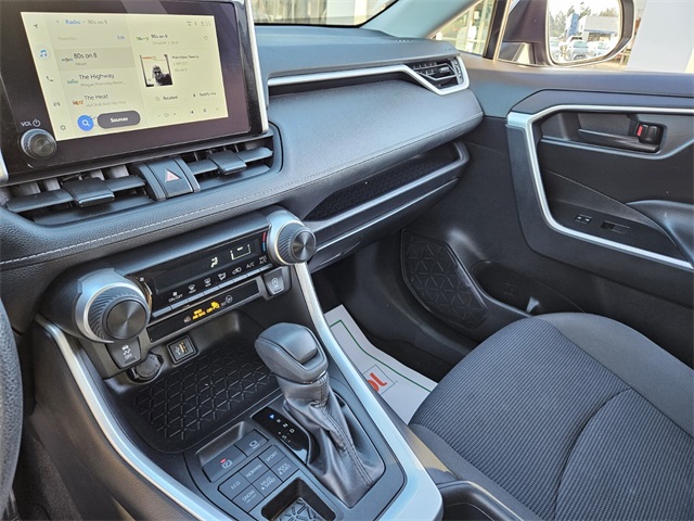 2024 Toyota RAV4 LE photo 19