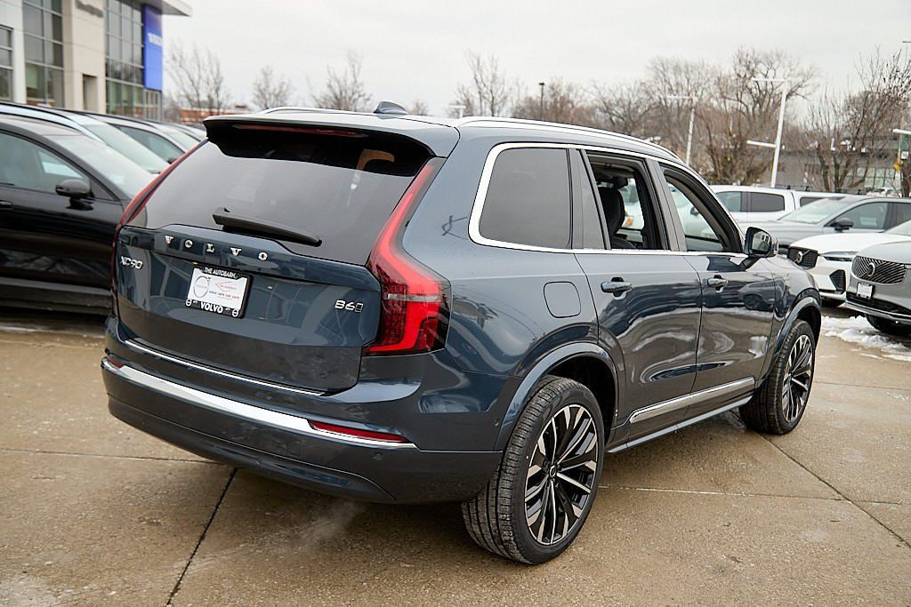 2026 VOLVO XC90 - Image 8
