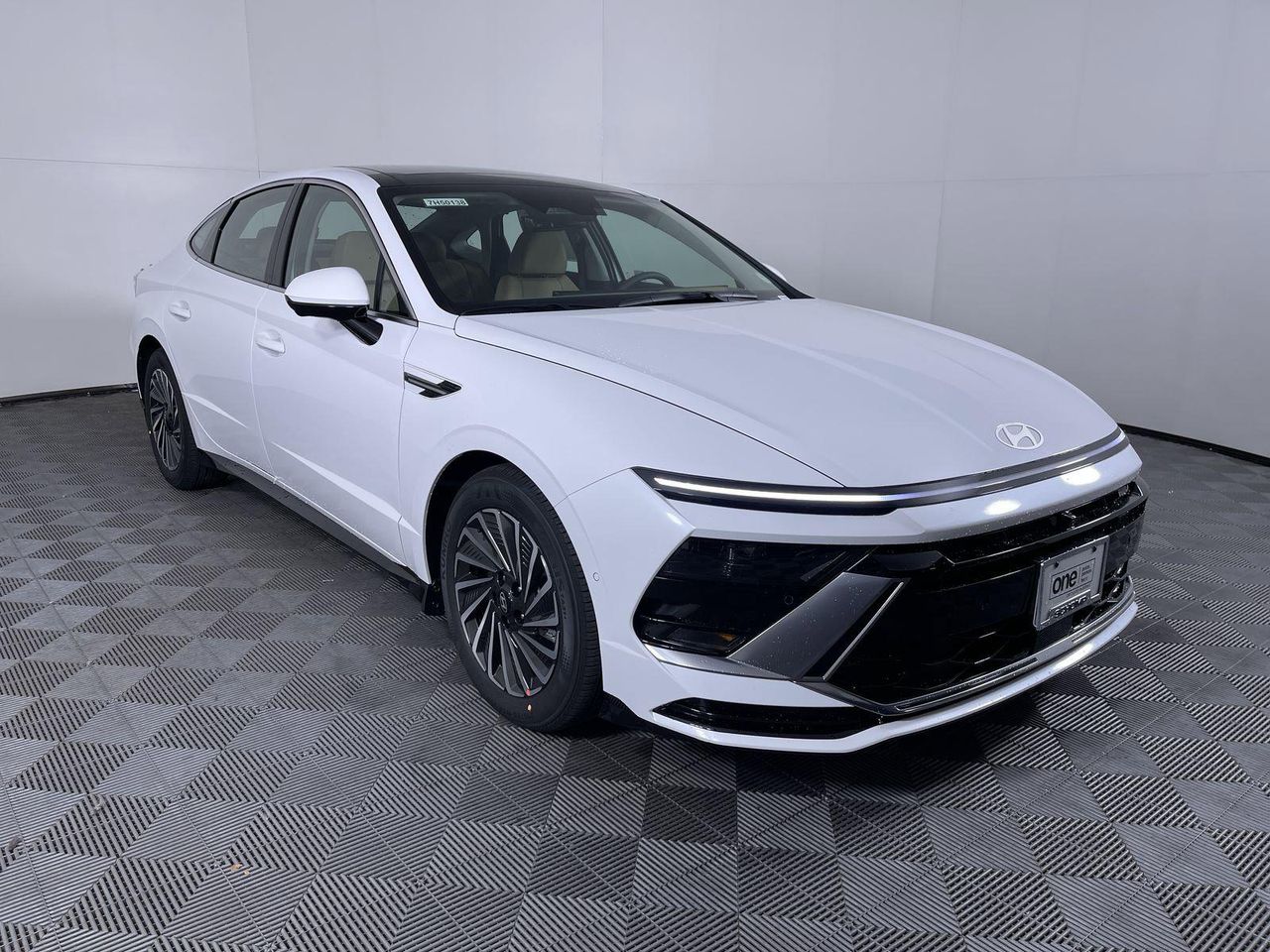 2025 Hyundai Sonata Hybrid Limited photo 3