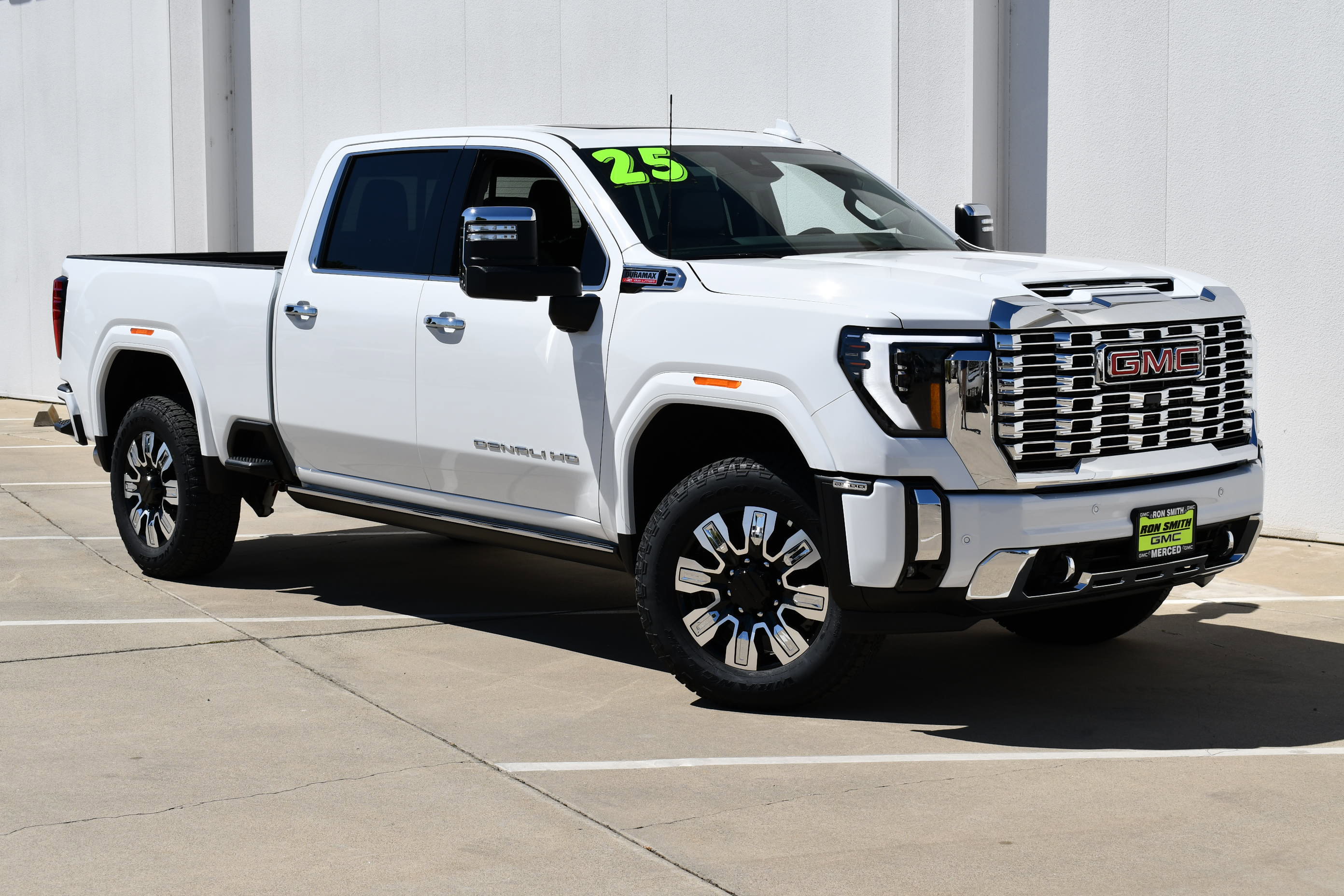 2025 Gmc Sierra 2500 HD Denali photo 2