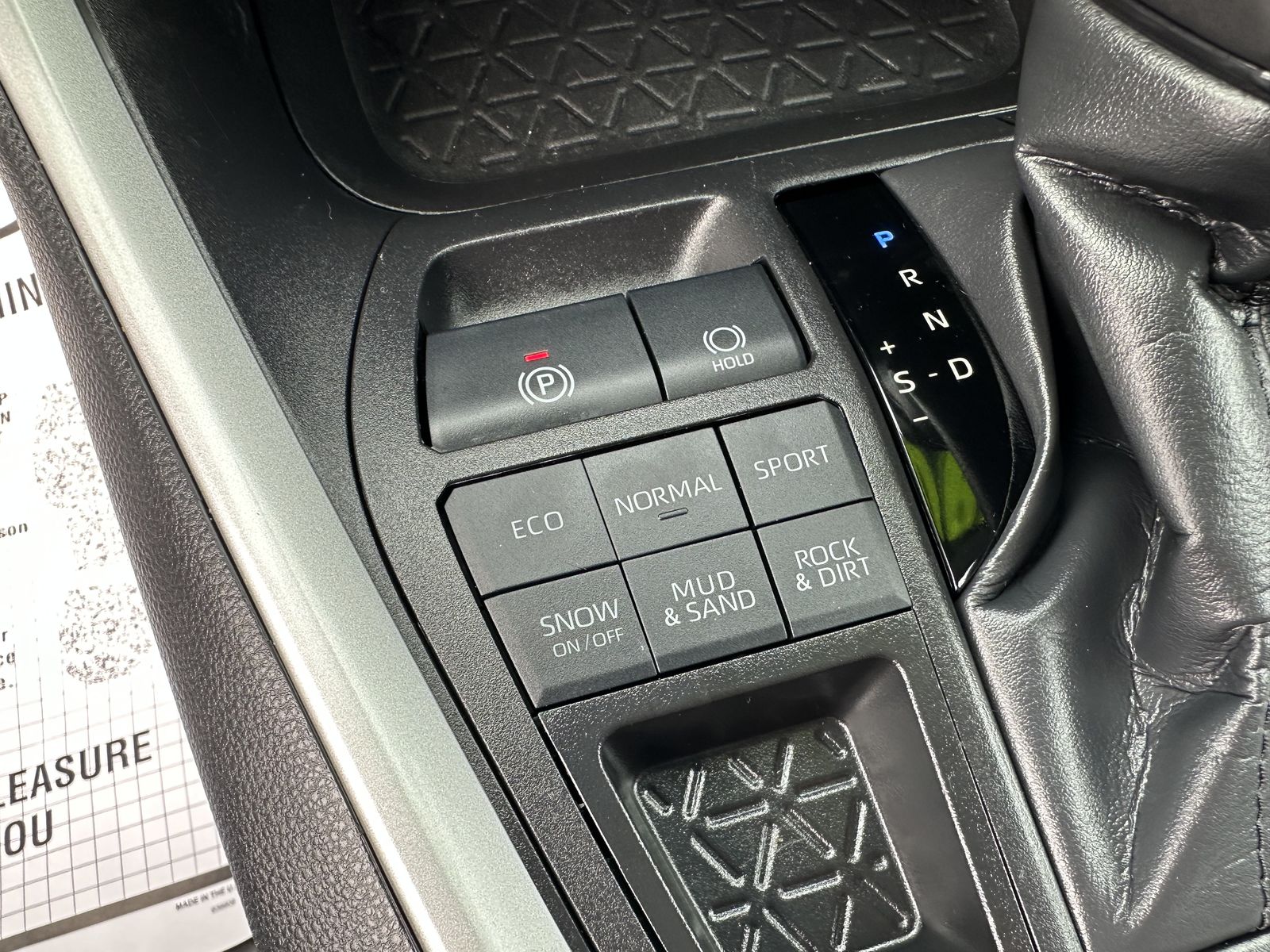 2024 Toyota RAV4 XLE Premium photo 15