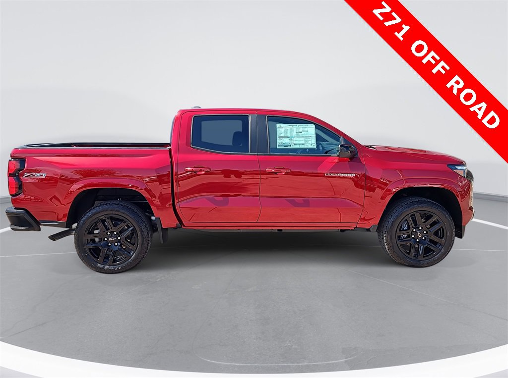 2025 Chevrolet Colorado Z71 photo 2