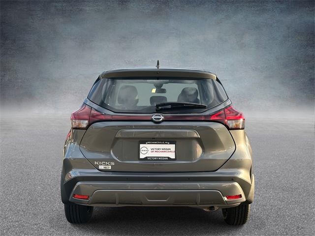 2025 Nissan Kicks Play S photo 3