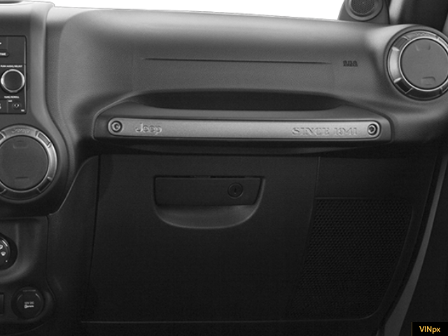 2013 Jeep Wrangler Unlimited Sahara photo 5