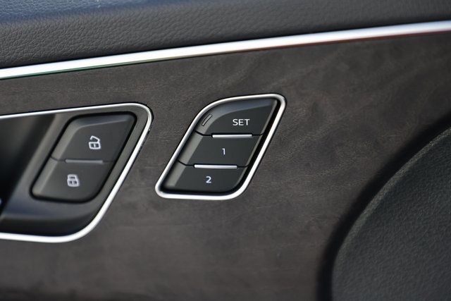 2025 Audi Q7 55 Premium Plus photo 17