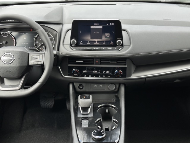 2025 Nissan Rogue SV photo 7