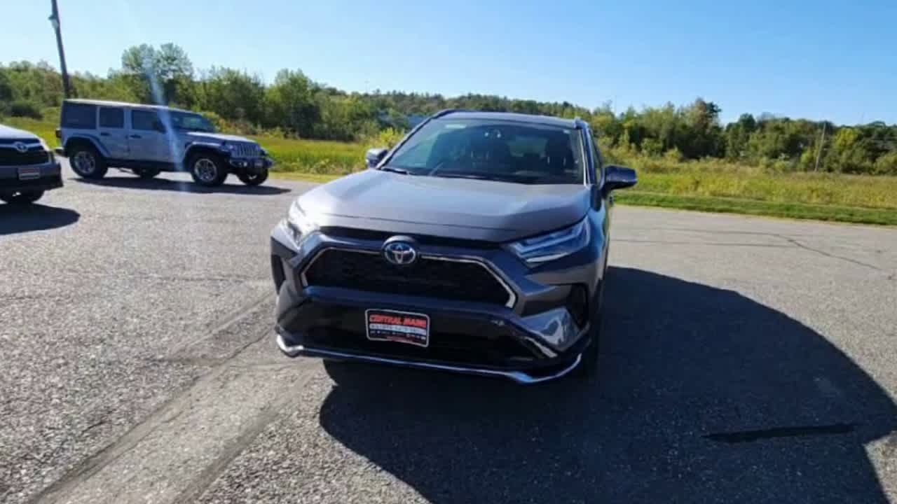 2024 Toyota RAV4 Prime SE photo 3