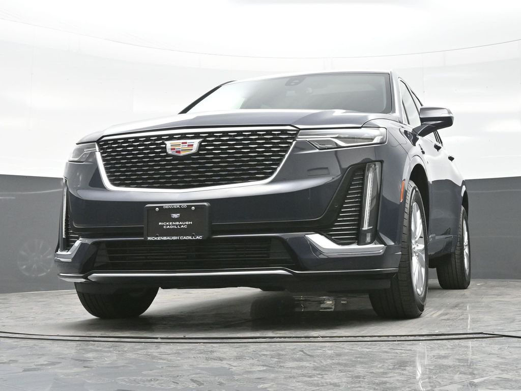 2025 Cadillac XT6 Luxury photo 14