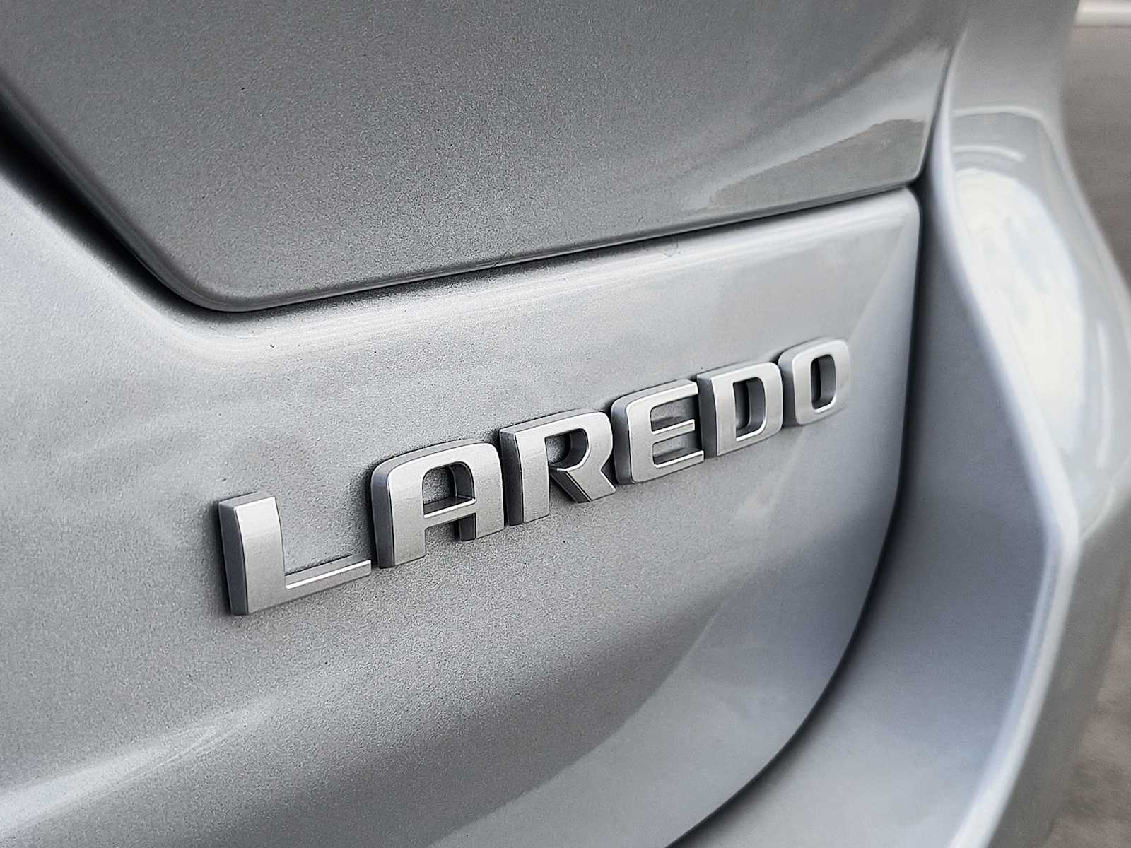 2025 Jeep Grand Cherokee Laredo X photo 2