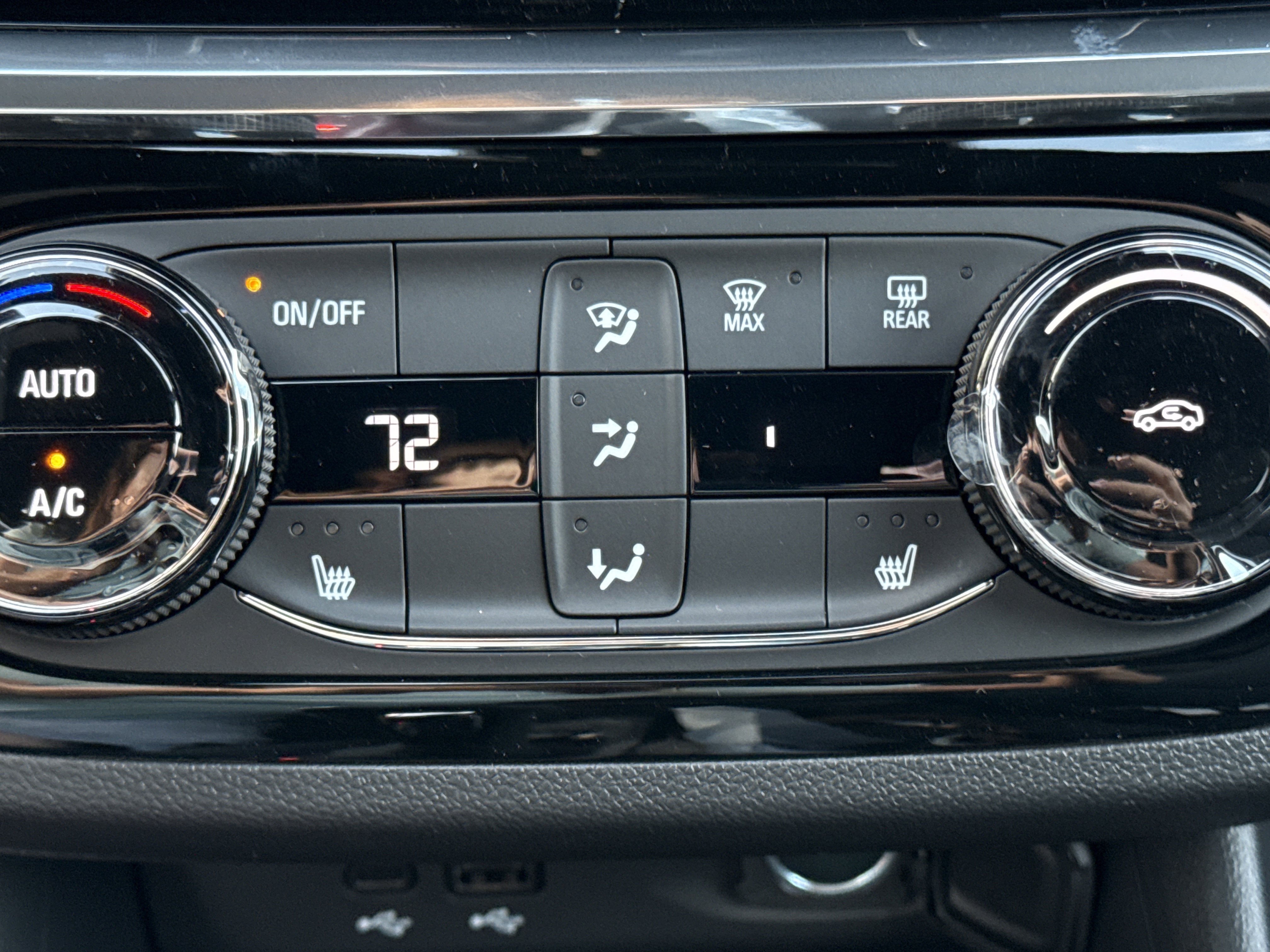 2026 Buick Envista ST photo 4