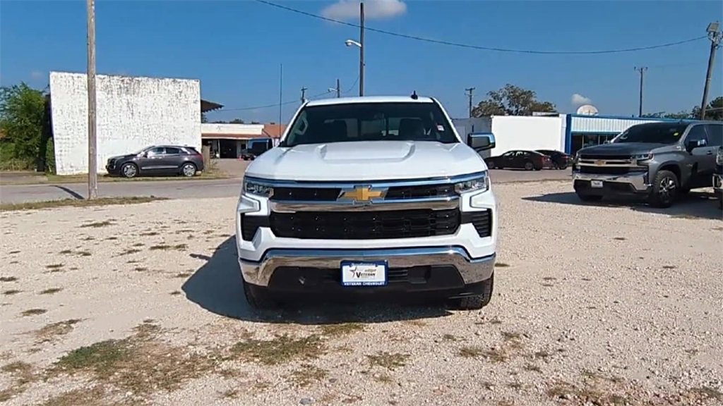 2026 Chevrolet Silverado 1500 LT photo 3