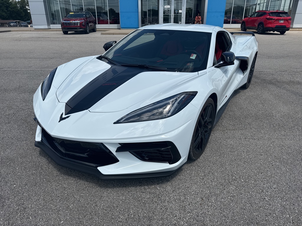 2024 Chevrolet Corvette Stingray 2LT photo 2