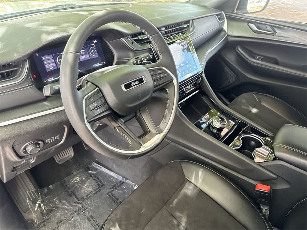 2023 Jeep Grand Cherokee Altitude photo 12