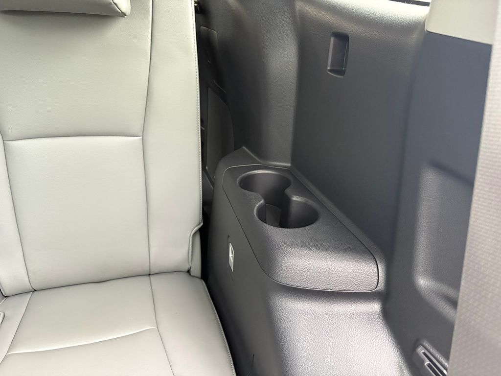 2024 Toyota Highlander Platinum photo 28