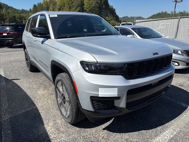 2025 Jeep Grand Cherokee Altitude X photo 3