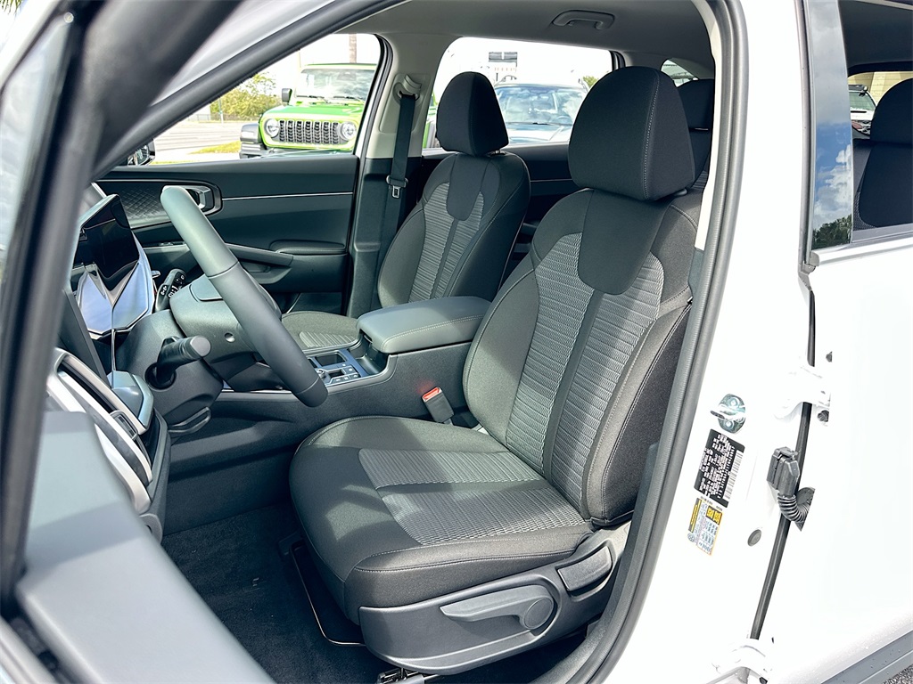 2026 Kia Sorento LX photo 17