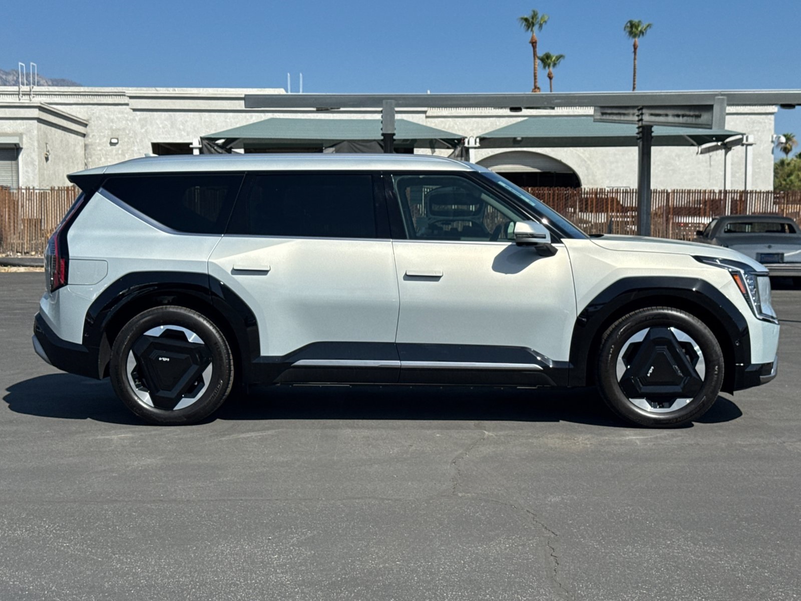 2026 Kia EV9 Land photo 2
