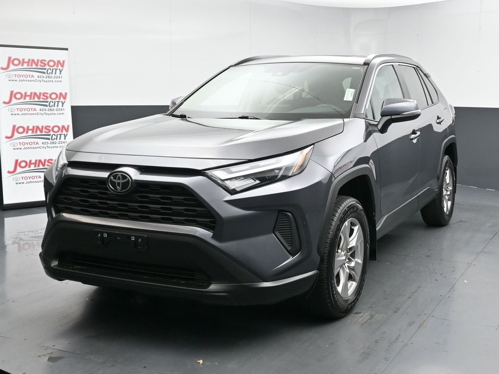 2023 Toyota RAV4 XLE photo 2