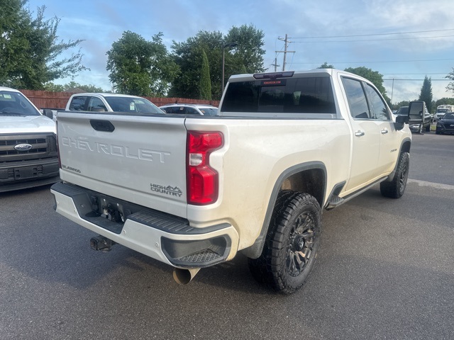 Used 2022 White Chevrolet High Country image 6
